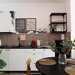 Modern Near Morii 부쿠레슈티